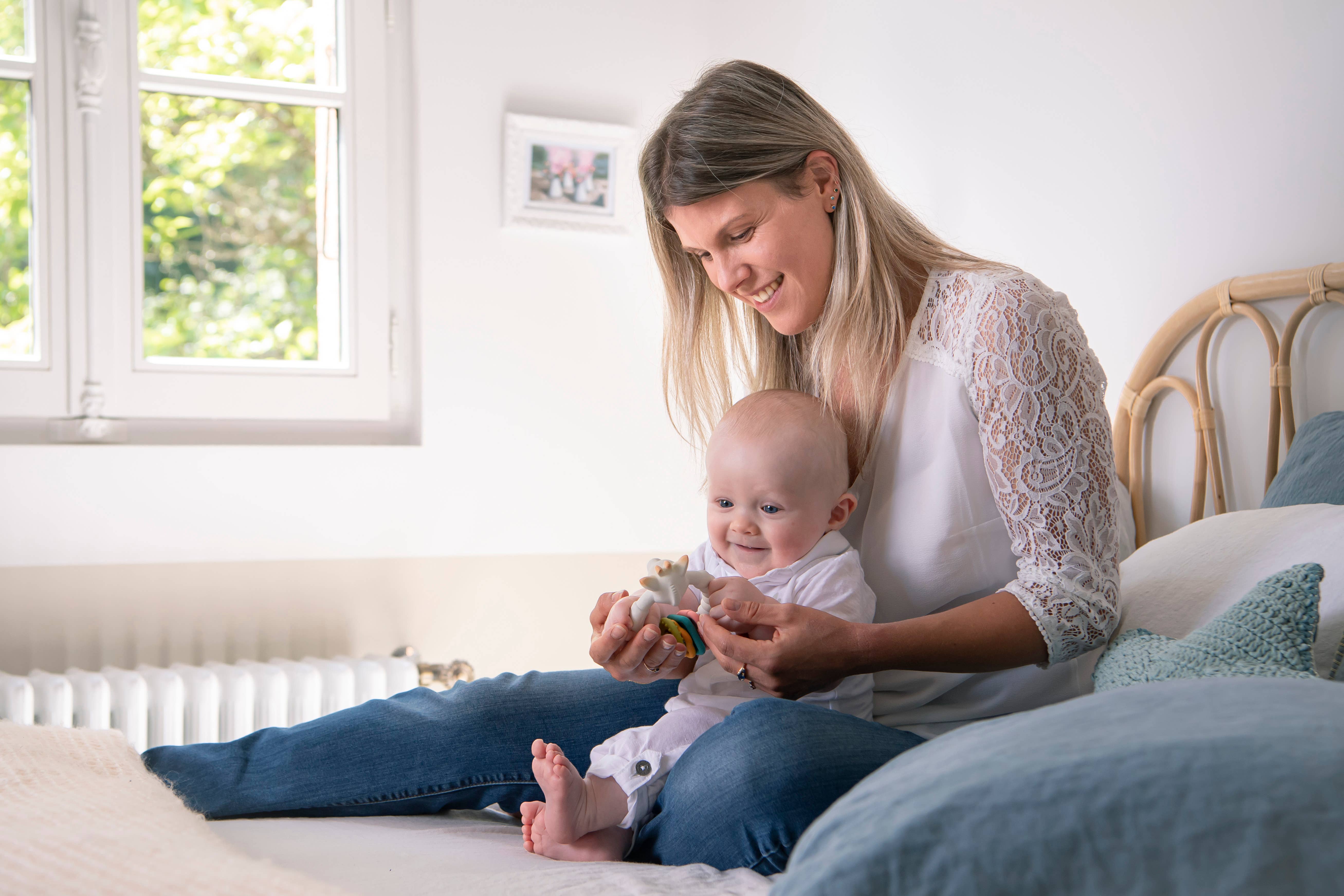 Sophie la girafe UK – wholesale Teether (not clip-on) – Baby – So' Pure Multi-Textured Teether - Natural Rubber3