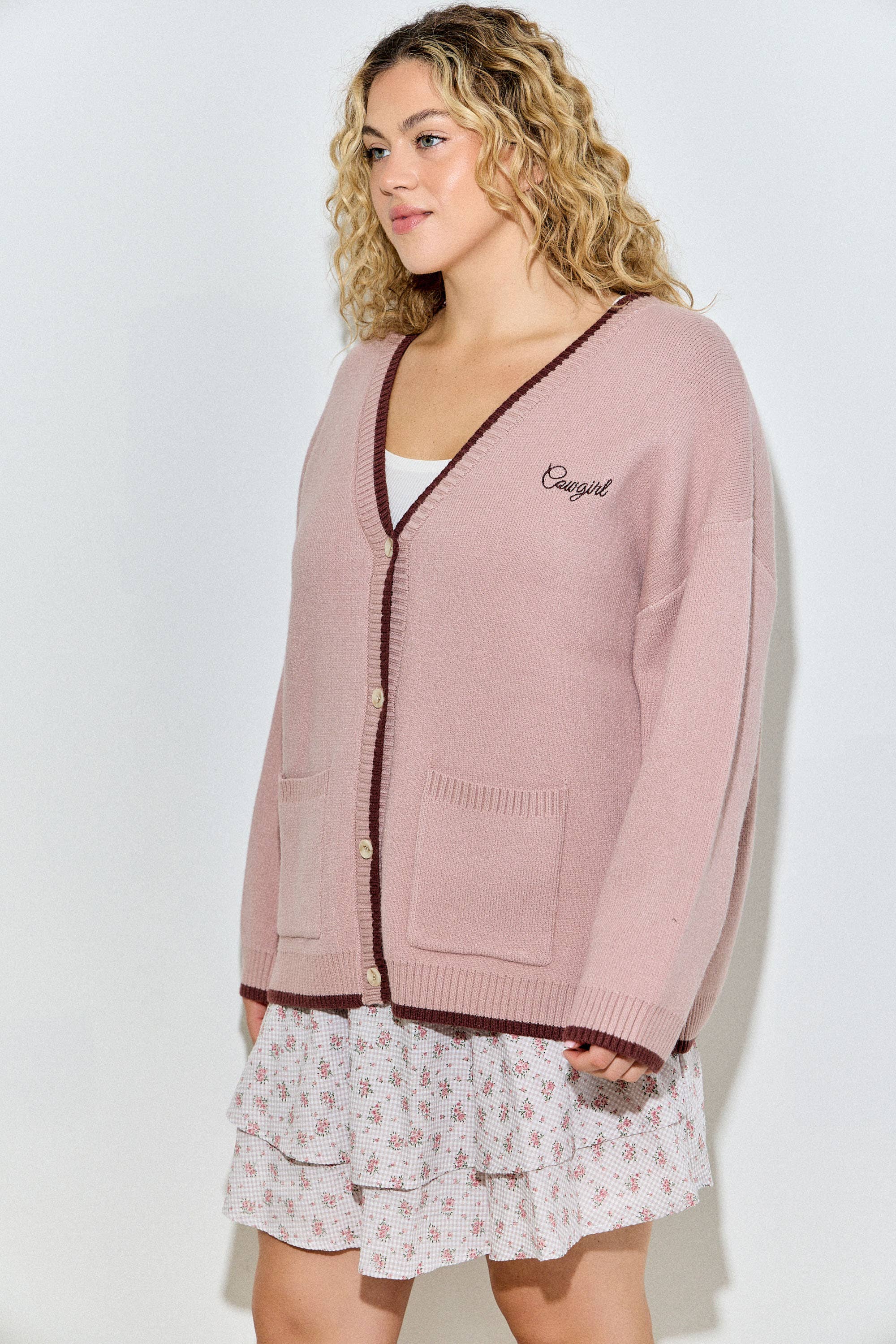 DAMMIG ROSA (PLUS) COWGIRL COWBOY KOFTA för wholesale på Faire2