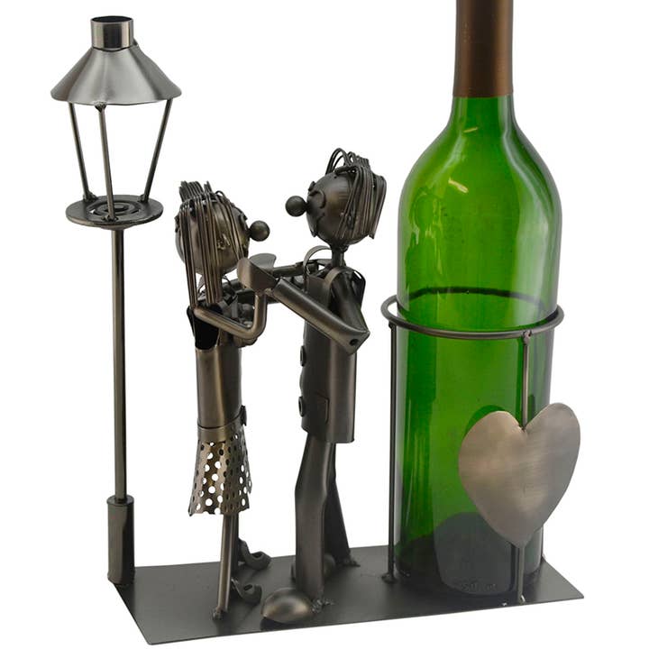 Porte-bouteille de vin - Lovers par Light Post pour la vente par Three Star IM/EX Inc.