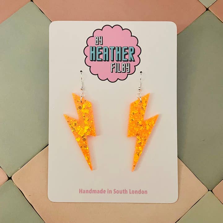 Grandi Orecchini a Forma di Fulmine Arancione Neon per la vendita all'ingrosso da parte di By Heather Filby