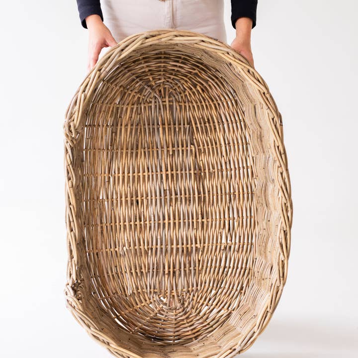 Basketly – Großhandel Haustierbett – Hund – Ovales Rattan-Haustierbett mit Kissen