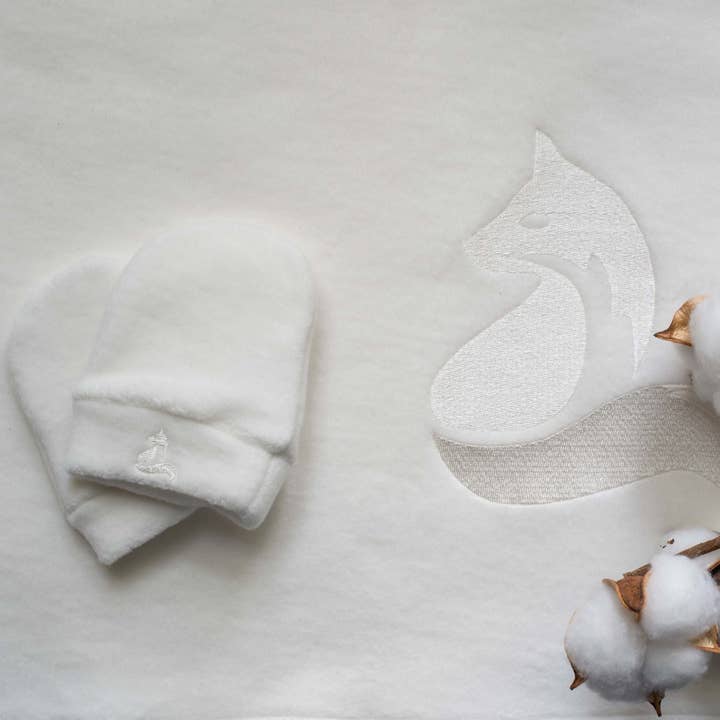 Baby gloves for wholesale by CADHAN