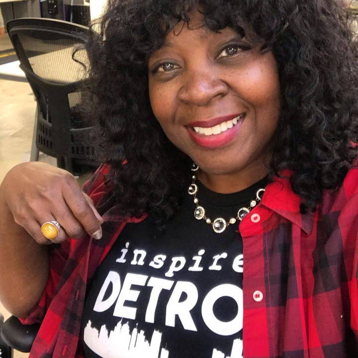 T-shirt unisex a maniche corte Inspire Detroit per la vendita all'ingrosso da parte di inspire