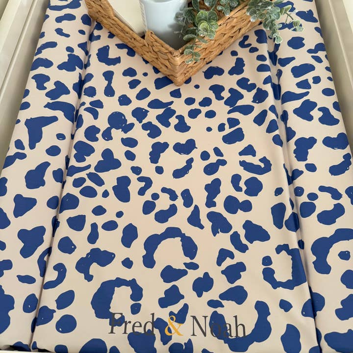 Fred & Noah – wholesale Changing mat/pad – Baby – Blue Leo Changing Mat5