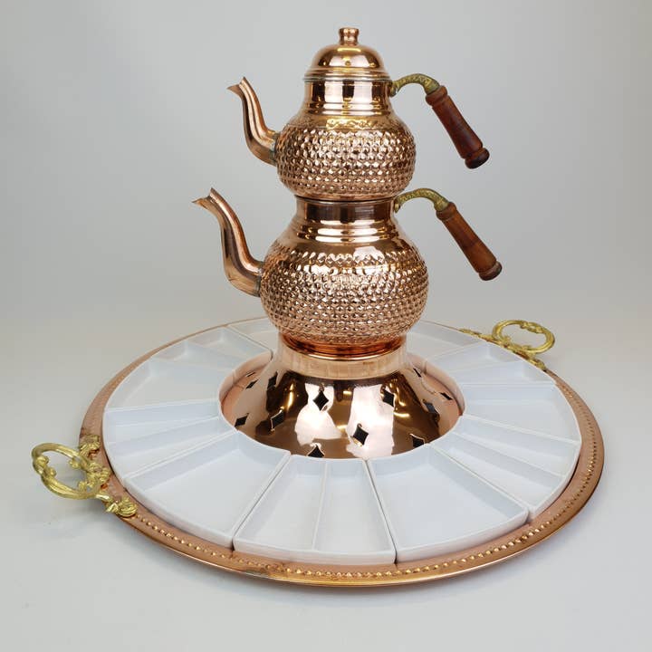 Ensemble de petit-déjeuner en cuivre, grand, brun brillant pour la vente par Babila