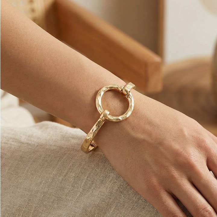 The Looks by Fame Accessories - Vendita all'ingrosso Bracciale a polsino - Bracciale rigido a cerchio martellato1