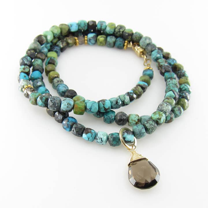 Bracelet Wrap Turquoise Verte avec Larme de Quartz Fumé pour la vente par J. Mills Studio