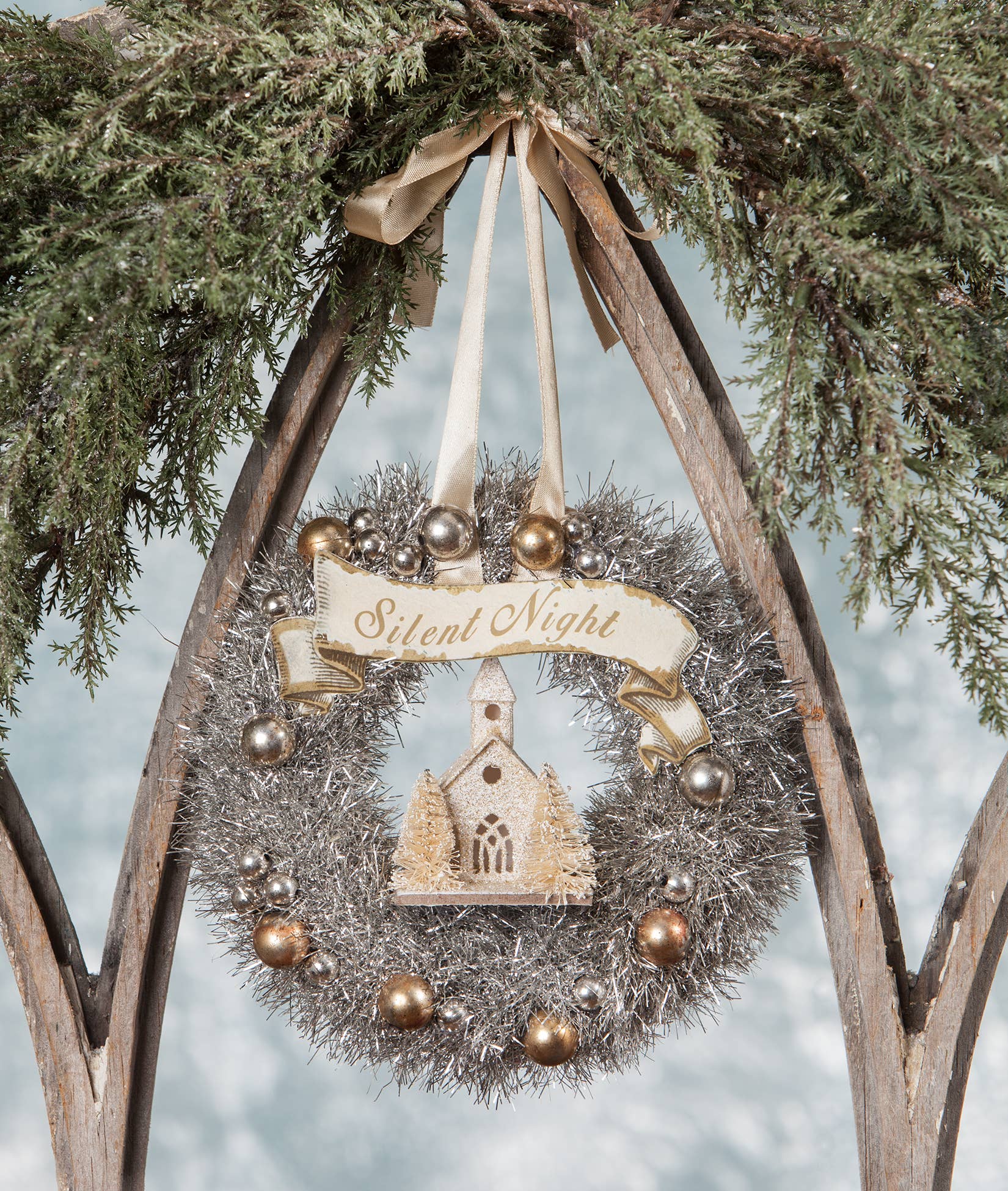 Bethany Lowe Designs - Wholesale Ornament - Peaceful Wreath0