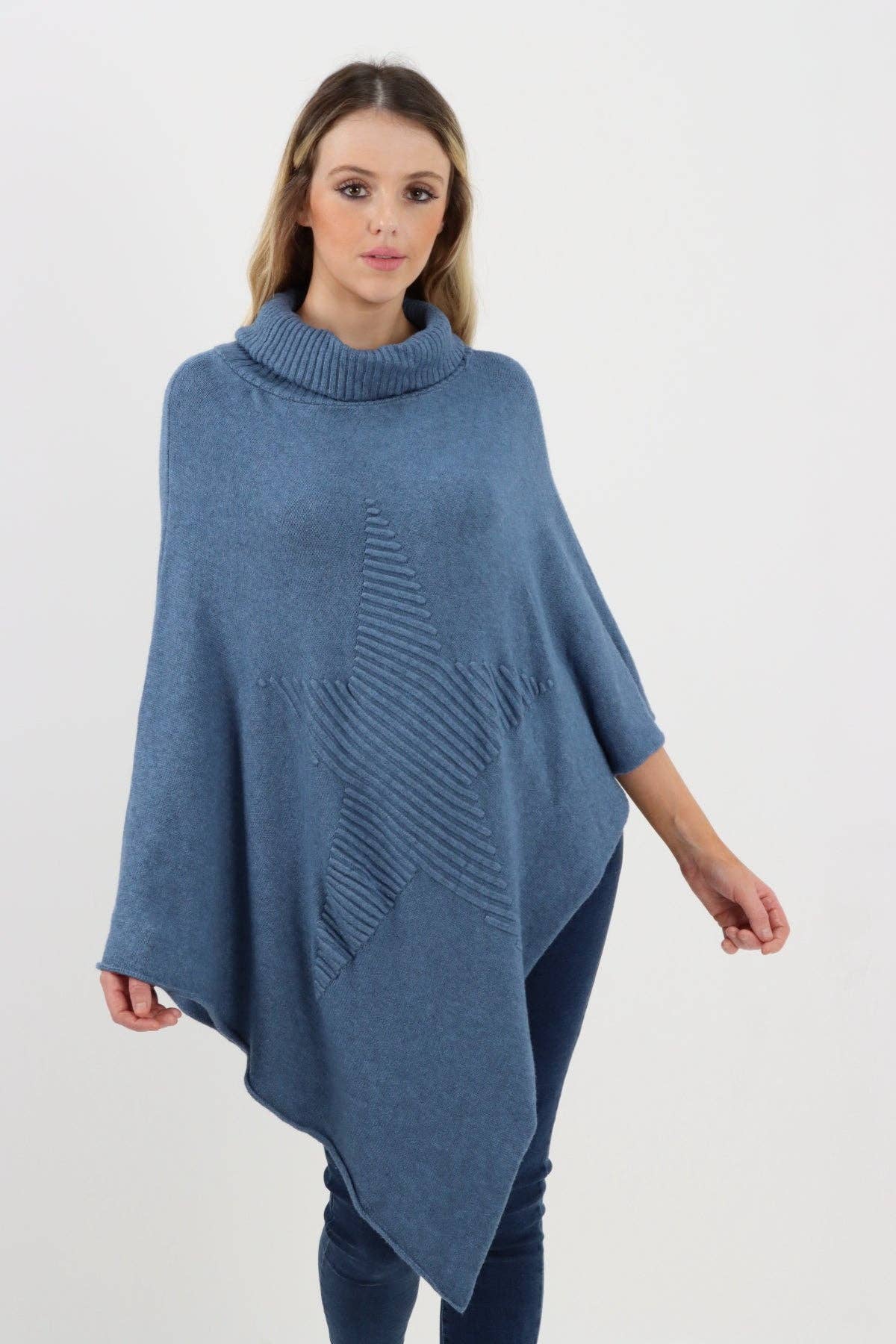 Miss Bold – Engroshandel Poncho - Dame – Italiensk strikket lagenlook poncho med stjernemønster og rullekrave11