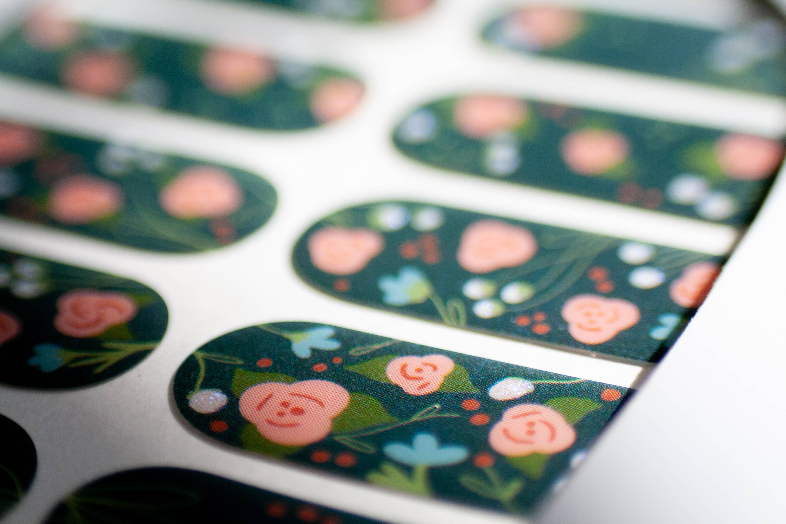 Modgloss - Wholesale Nail Art/Decal - 'Winter Rose Garden' Floral Nail Art Wrap Kit4