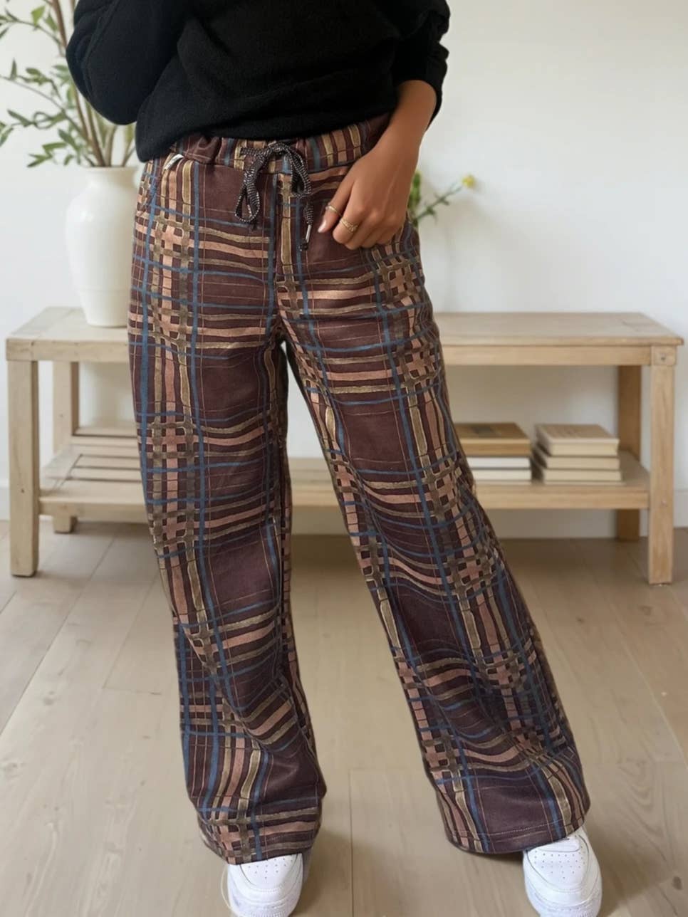 ZAFA PARIS - Wholesale Pants - Women's - 10P06P55-01 Straight-cut jogger pants in suede