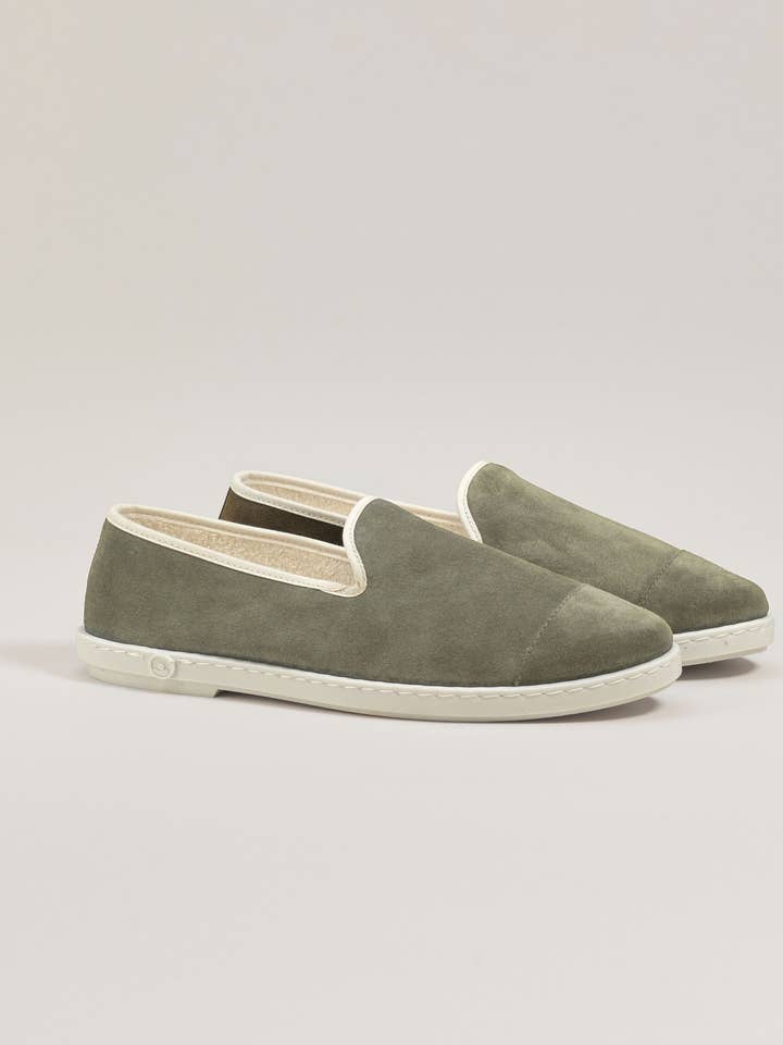 Herrtofflor i läder, ljus khaki för wholesale av Angarde