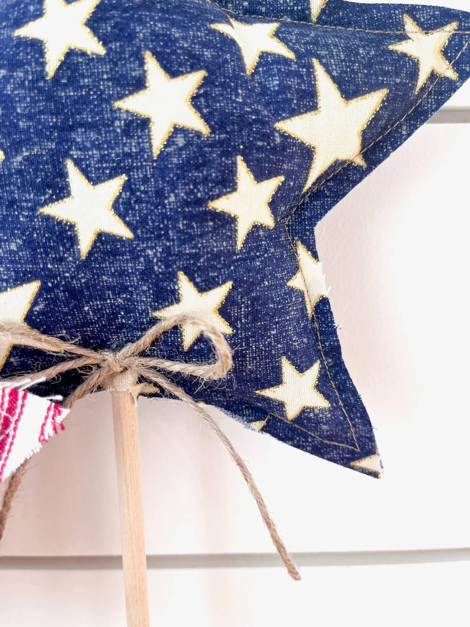 Kate + Em - Vendita all'ingrosso Decorazioni da tavolo - 2 pezzi. Set di stelle rustico del 4 luglio - Vintage Star1