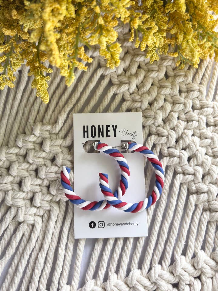Grace Hoops - 4 juli voor wholesale door Honey & Charity Earrings