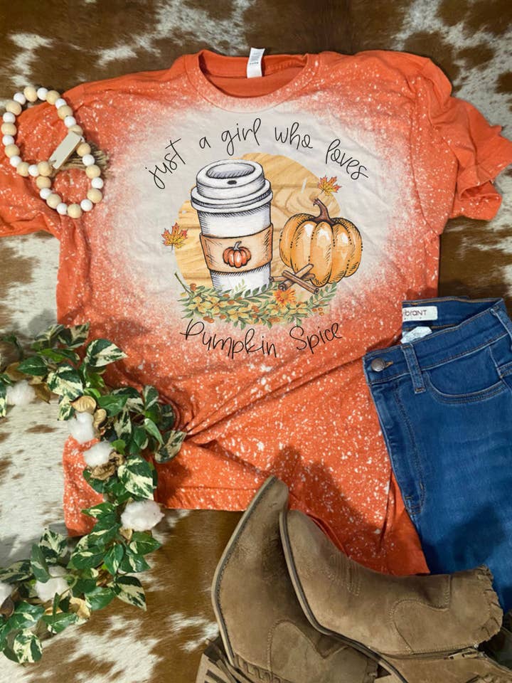 Loves Pumpkin Spice Bleach Tee für den Großhandel von Cute As A Rustic Button