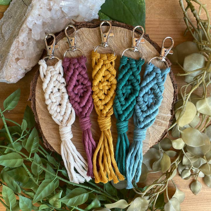 Tangled Up In Hue – wholesale DIY-pysselkit – DIY Macrame Nyckelring Craft Kit3