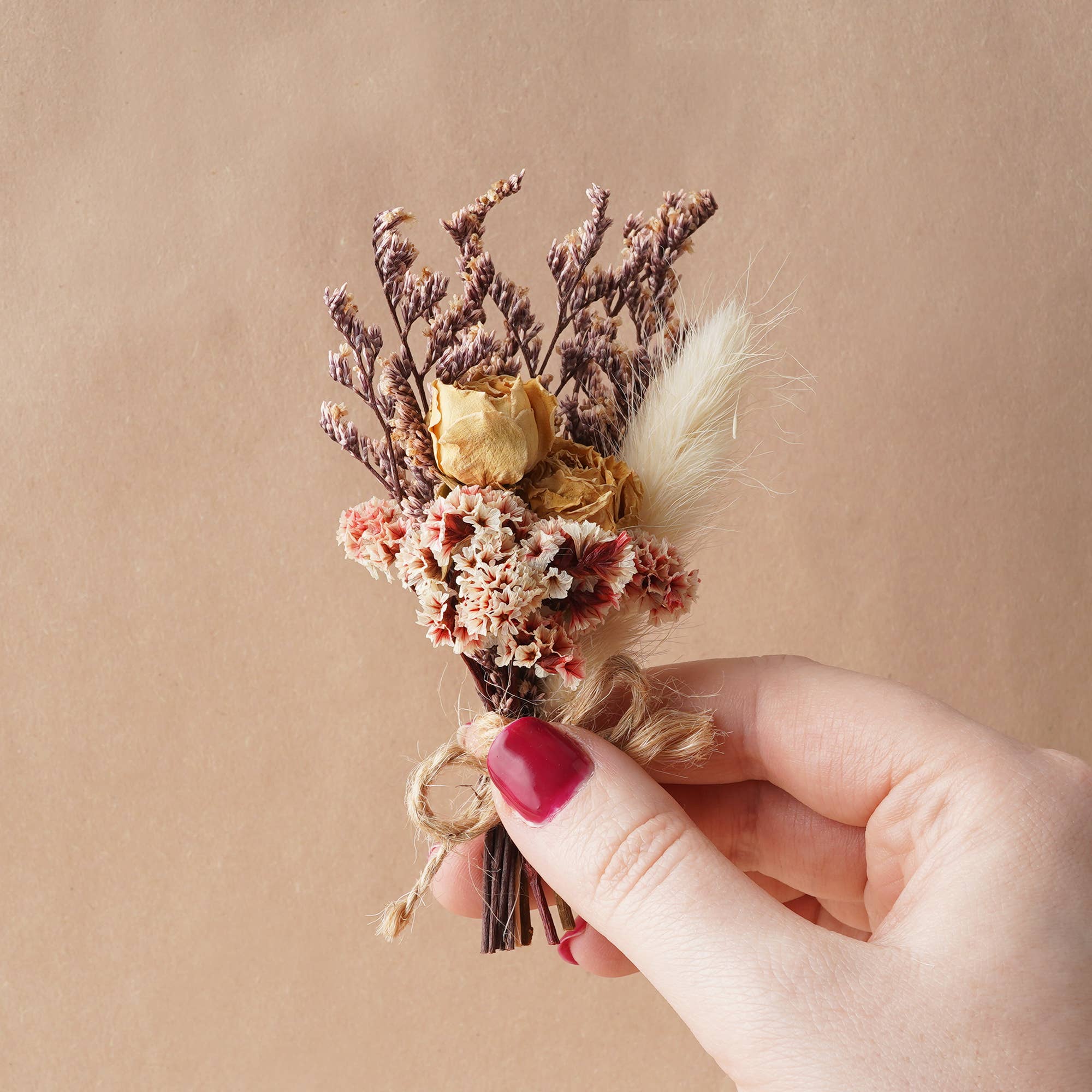 CGB Giftware - Wholesale Dried/pressed flowers - Send With Love 4 Asst. Dried Flower Bouquets In Display5