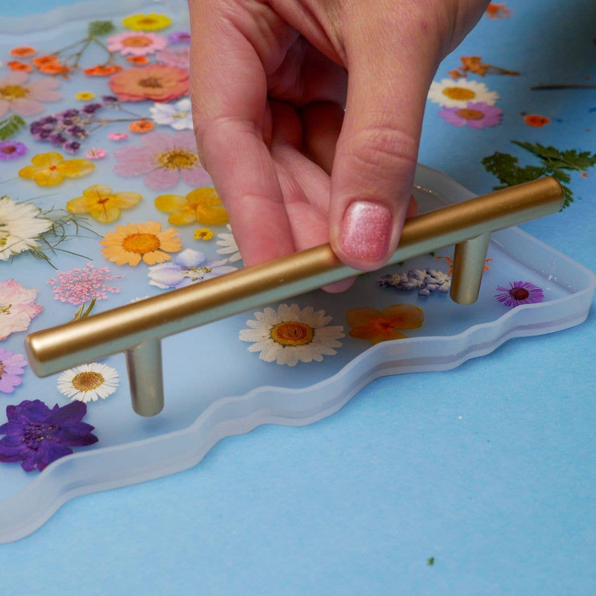 Adults & Crafts - Wholesale DIY Craft Kit - Floral Resin Serving Tray Craft Kit8