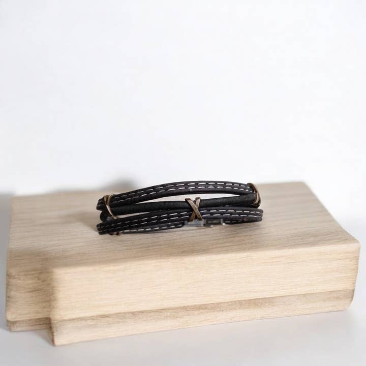 Karmyliege - Venta al por mayor Joyería - Hombre - Pulsera de corcho negro para hombre - Regalos ecológicos