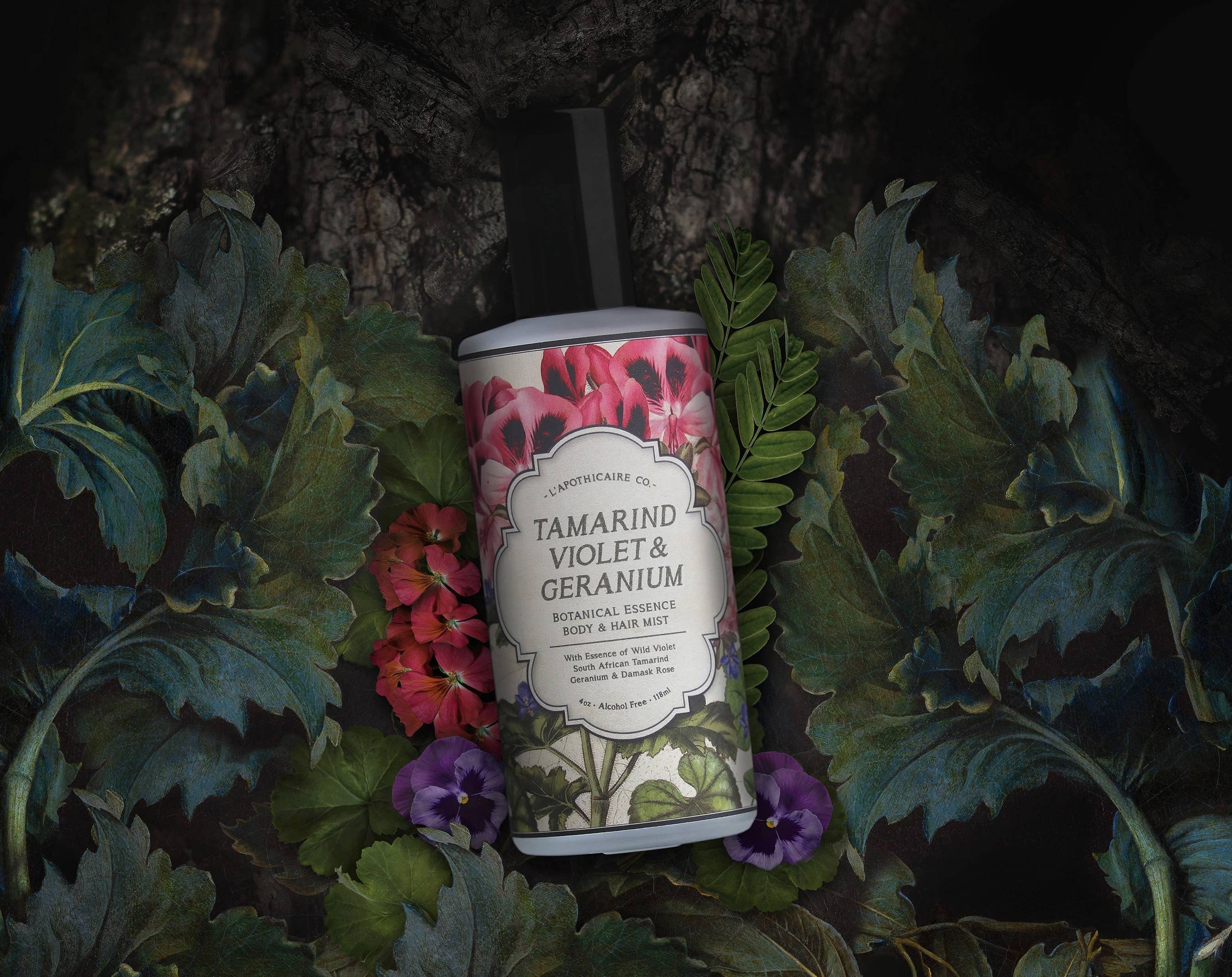 L'apothicaire Co. – Engroshandel Ansigts- og kropsspray – BOTANICA | Tamarind, Violet & Geranium | Hår- og kroptåge