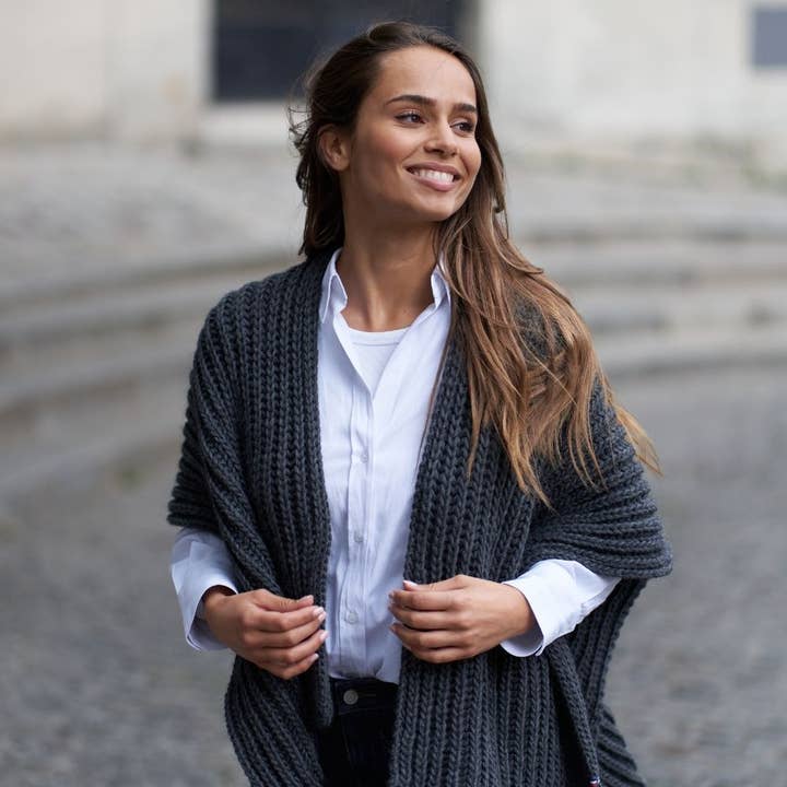 MAISON BONNEFOY - Wholesale Poncho - Women's - COLOMBE - Coarse-knit poncho