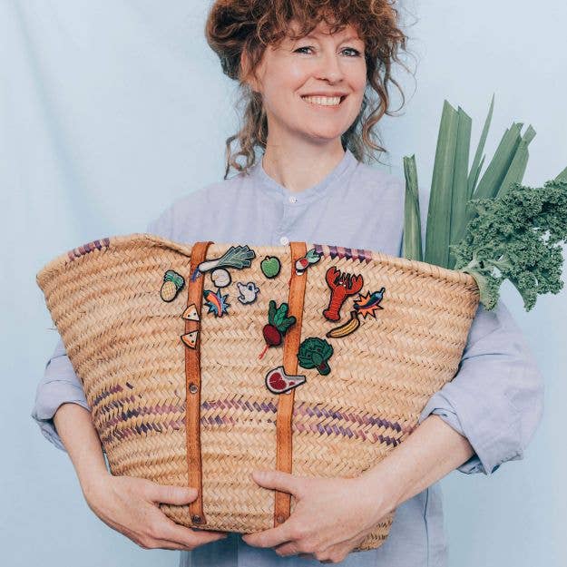 Macon & Lesquoy - Wholesale Brooch - Hand embroidered brooch - Beetroot3