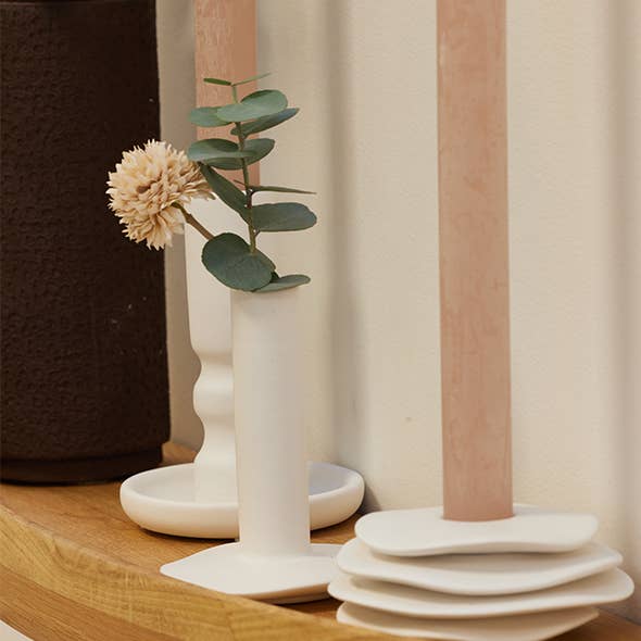 Lübech Living - Wholesale Candle holder - Lily Candle Holder sandy finish, White2