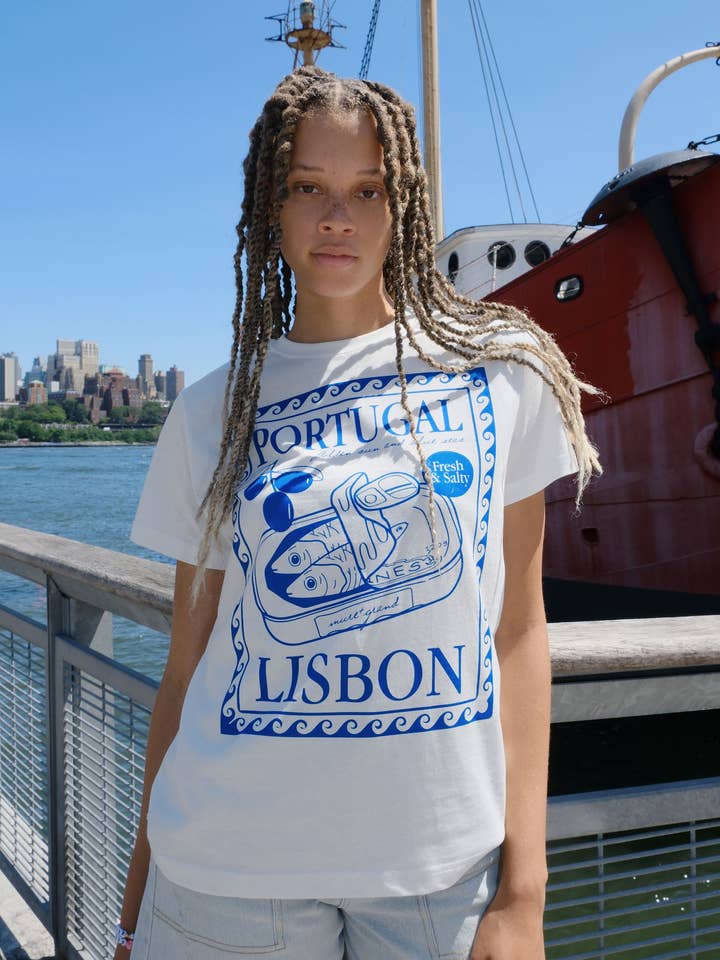 Mure and Grand - Wholesale Screen Printed T-Shirt - Women's - Lisbon Portugal Graphic T-Shirt1