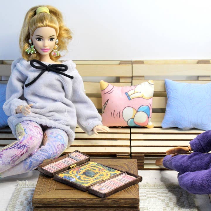 Lenasminiland - Venta al por mayor Juego de accesorios para muñecas - Niños - Tablero de juego de selva en miniatura. Mesa de madera pequeña casa de muñecas9