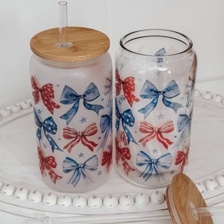 Emma K Designs - Wholesale Drinking Glass/Cup - Patriotic Bows 16oz Glass Can Cup with Bamboo Lid5