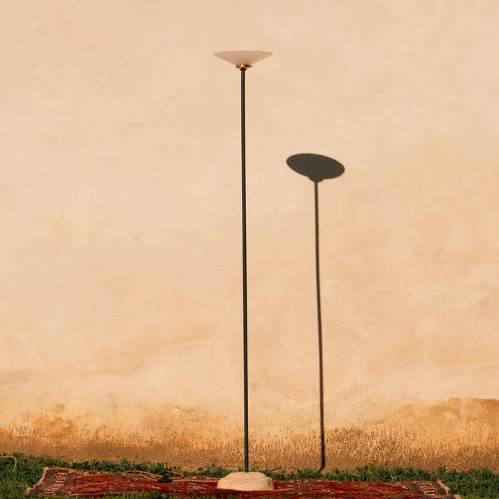 Dweller Studio - Wholesale Accent/bureaulamp - Staande lamp met gebeeldhouwde travertin voet