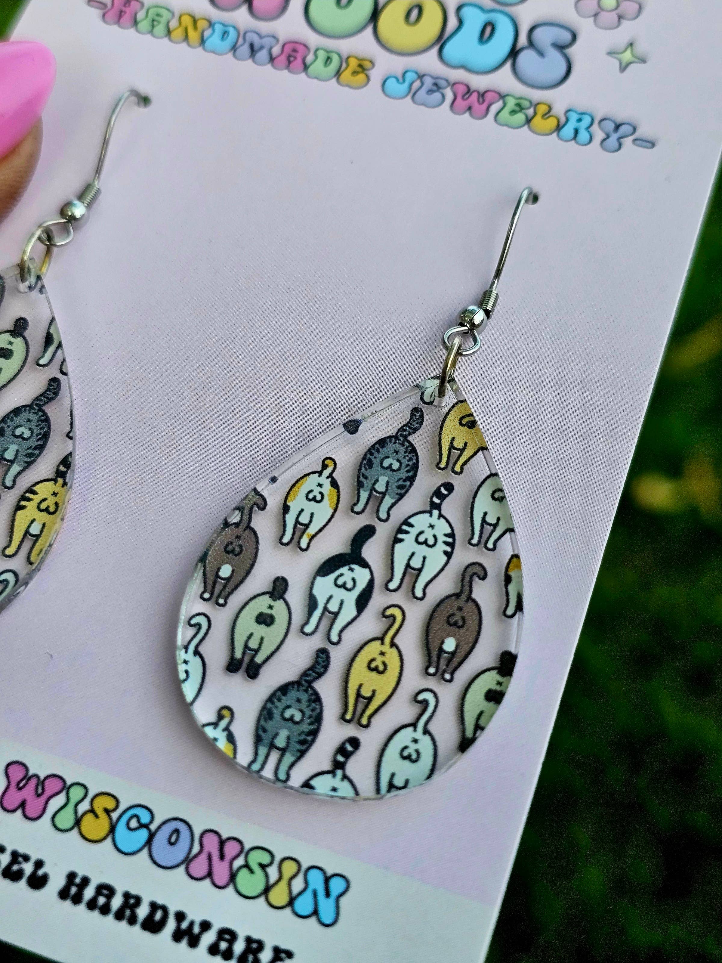 Jedi Woods LLC - Venta al por mayor Pendientes colgantes - Pendientes en forma de lágrima Cat Butts and Nuts1