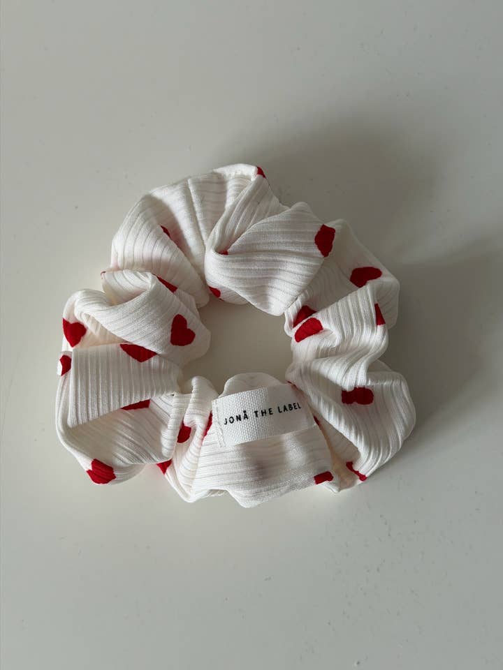 EVERYDAY SCRUNCHIE in crush for wholesale by JONÅ THE LABEL