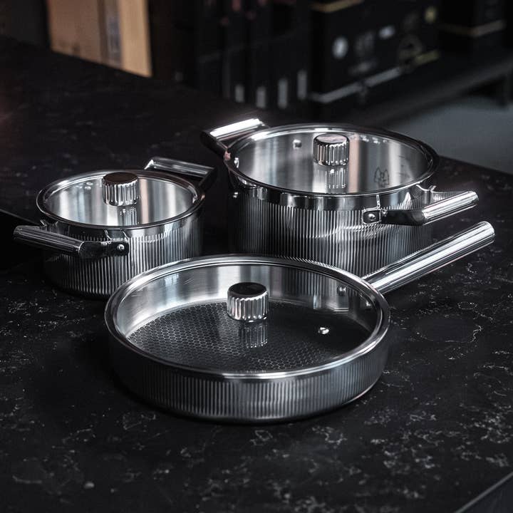 GLIMA Cookware Set – 3 Pieces + 3 Lids | Polished Steel for wholesale by Vargen & Thor