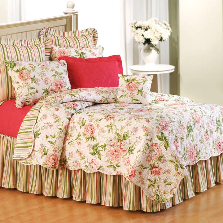 Housse de couette en solde Brianna Floral Queen pour la vente par C&F Home