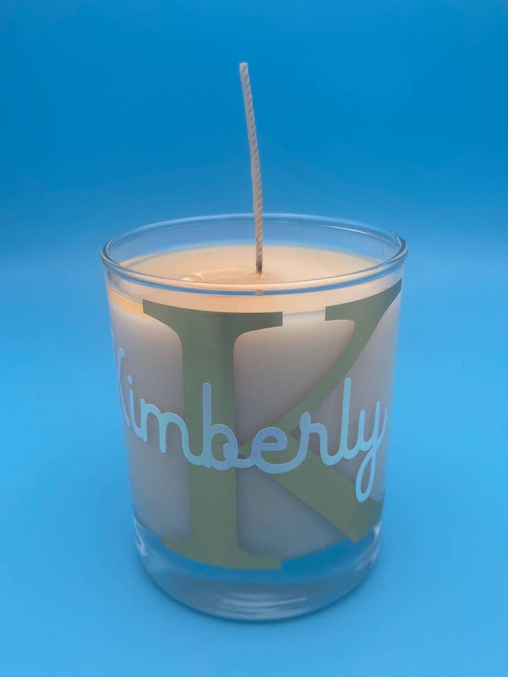 Velas personalizadas com inicial e nome por atacado de Pugglewick candles