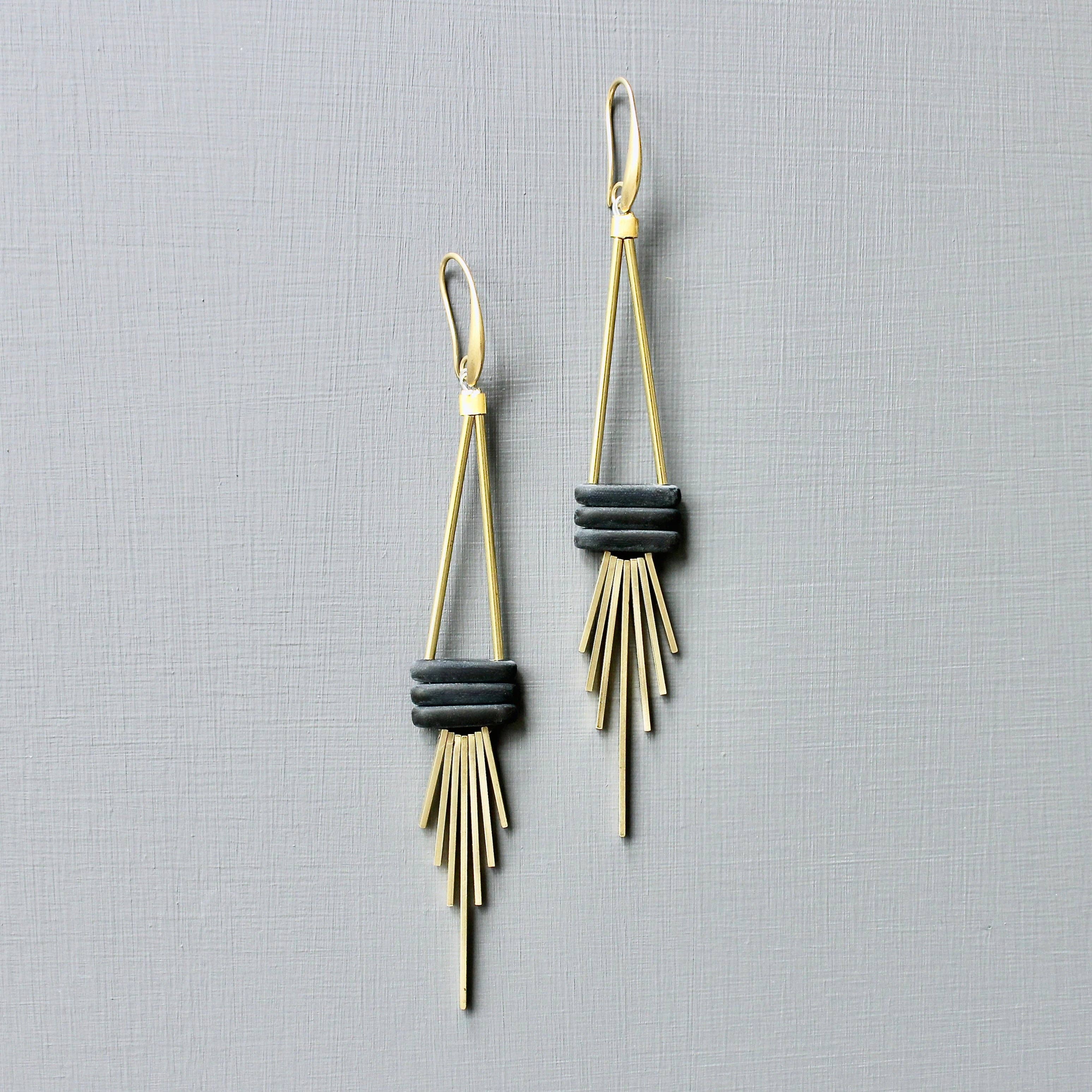 David Aubrey Jewelry - Wholesale Dangle Earrings - JLTE73 matte black glass geometric earrings3