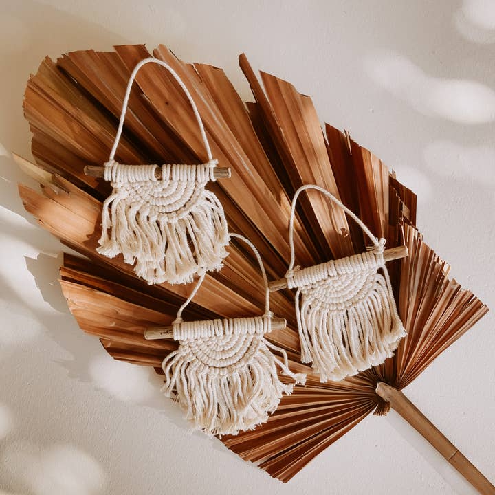 Village Thrive - Wholesale Tapestry/Textile - Iris Small Macrame Wall Hanging2