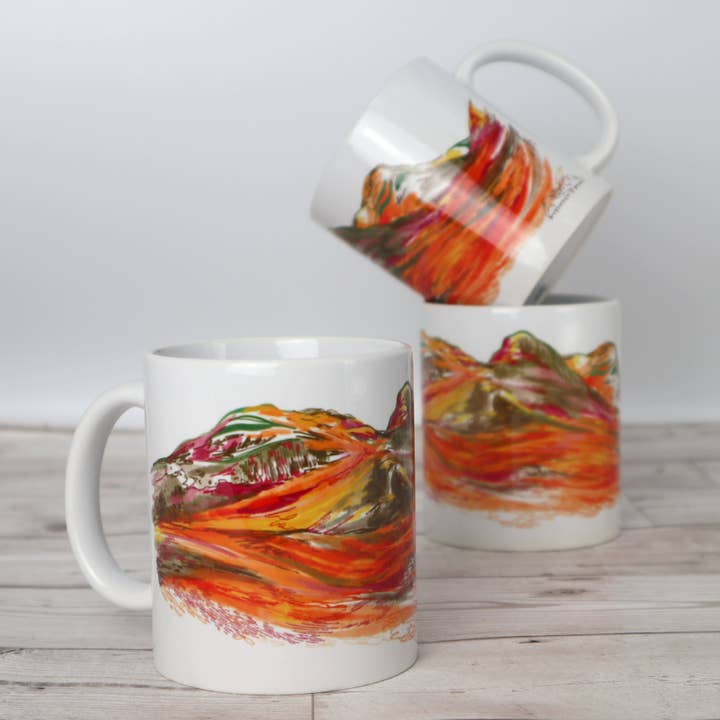 Caneca das Três Irmãs de Glen Coe por atacado de Discover and Draw