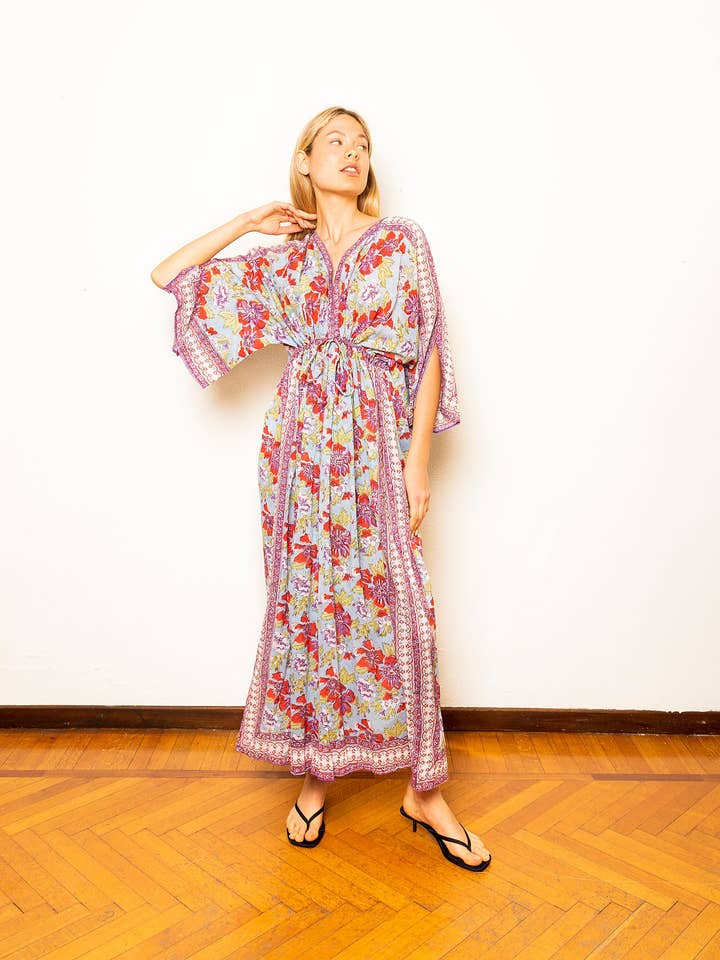 Caftano indiano i bomuld leggero e stampa floreale - 23MA015 for engroshandel hos MALINI FASHION DESIGN PRIVATE LIMITED