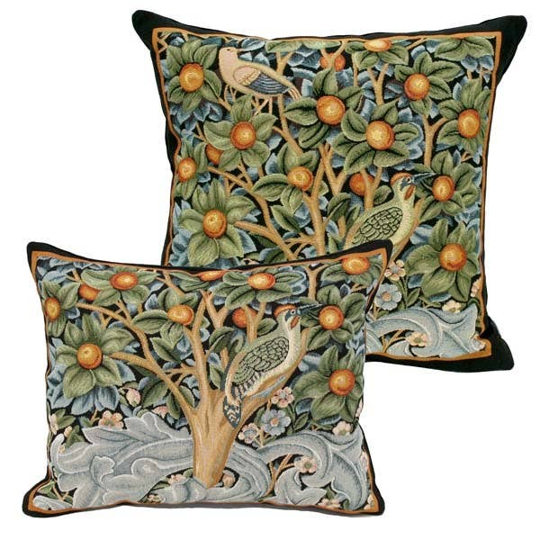 Coussins William Morris Woodpecker pour la vente par Rennie & Rose