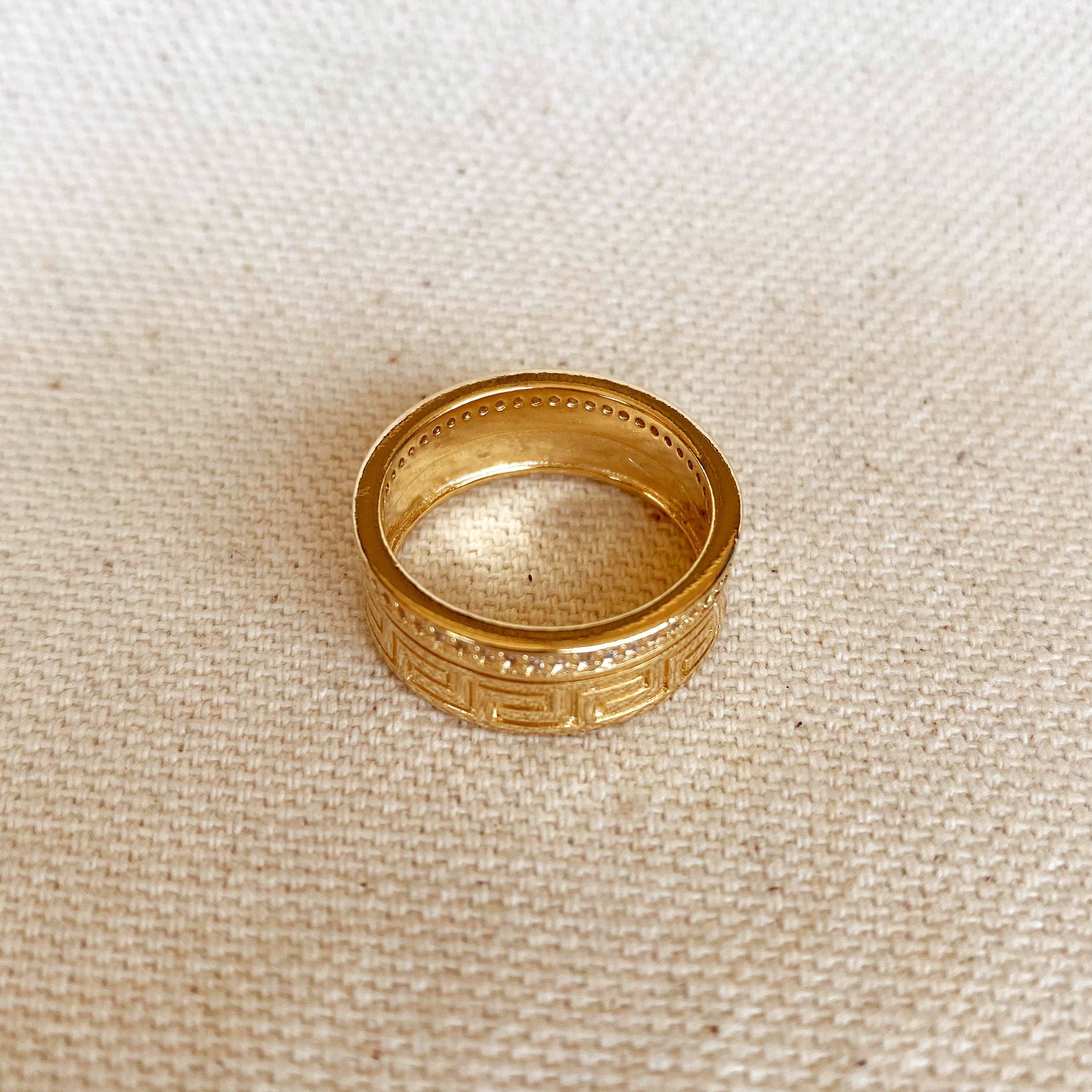 GoldFi - Wholesale Ring met meerdere stenen - 18k goud gevulde Griekse patroon bandring met zirkonia detail5