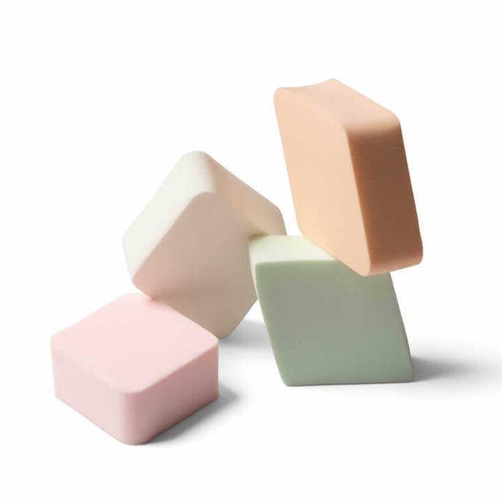 PALOMA BEAUTIES - Wholesale Makeup Sponge/Blender - Set of 4 Triangle Makeup Sponges