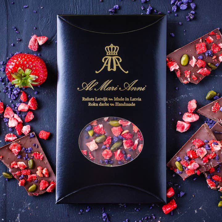 Al Mari Anni melkchocolade met gevriesdroogde aardbeien voor wholesale door Al Mari Anni