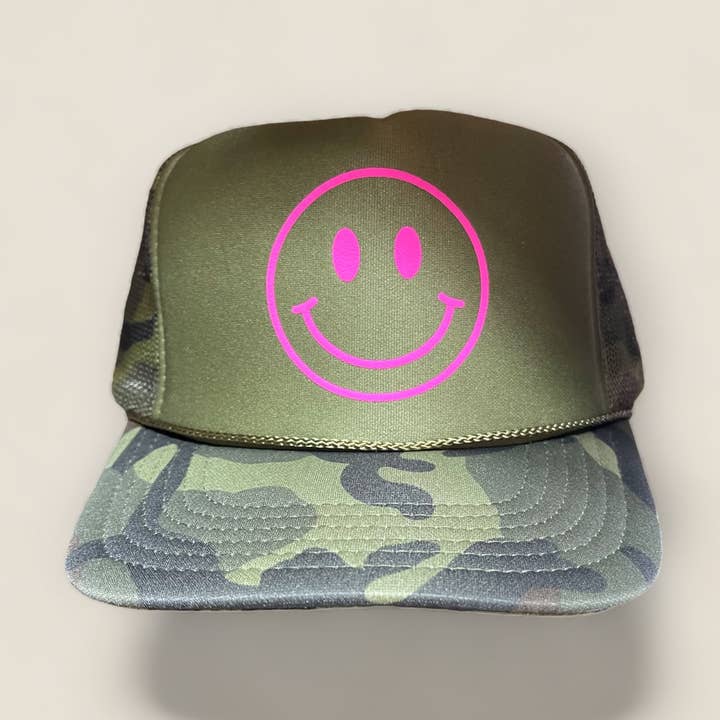 Happy Face Camo Rosa Trucker Hatt | Camo för wholesale av Happi Style
