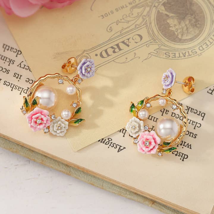 Wilde Rozen Slinger Oorbellen voor wholesale door Verdivine