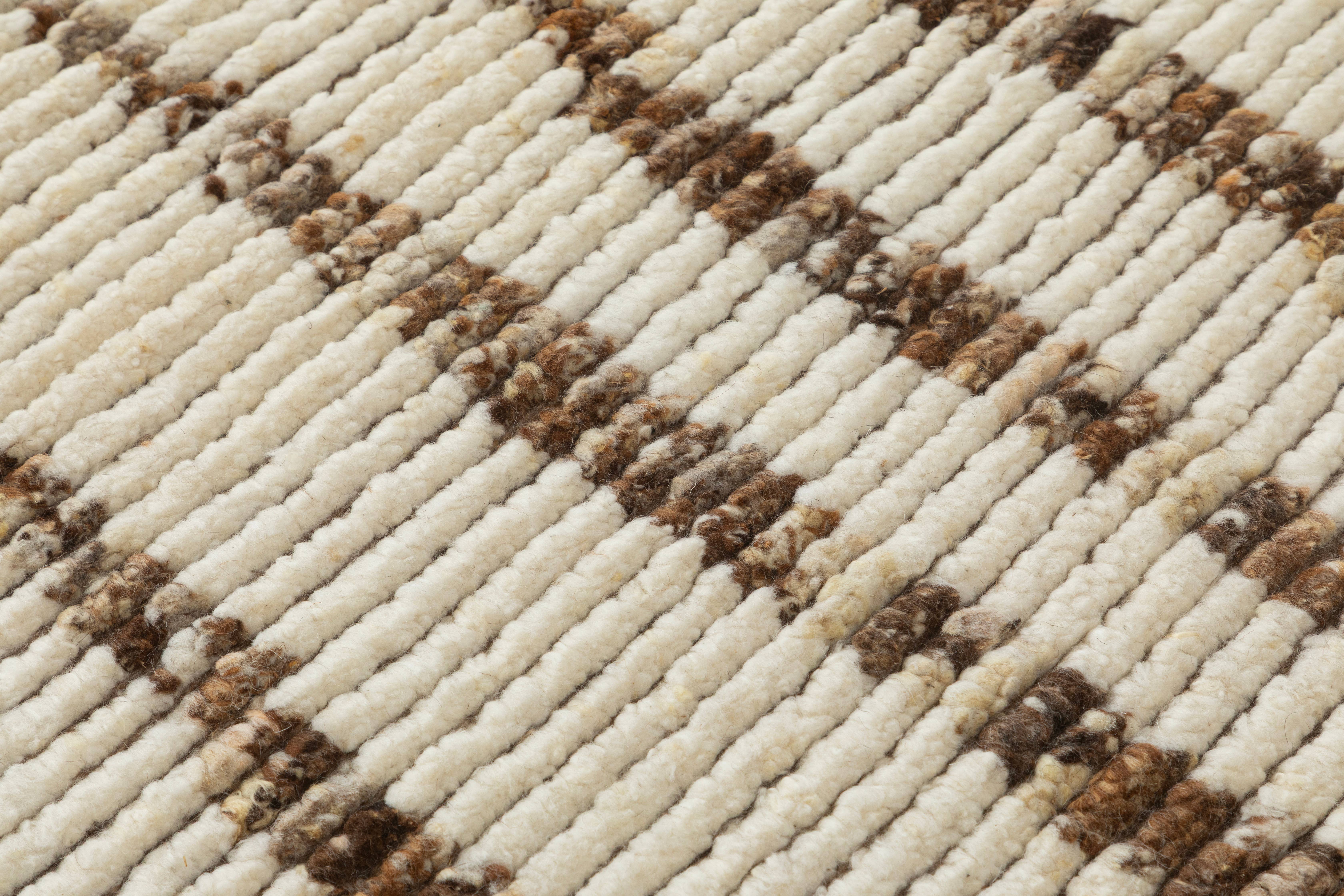 Atlas Peak White Area Rug for wholesale on Faire0