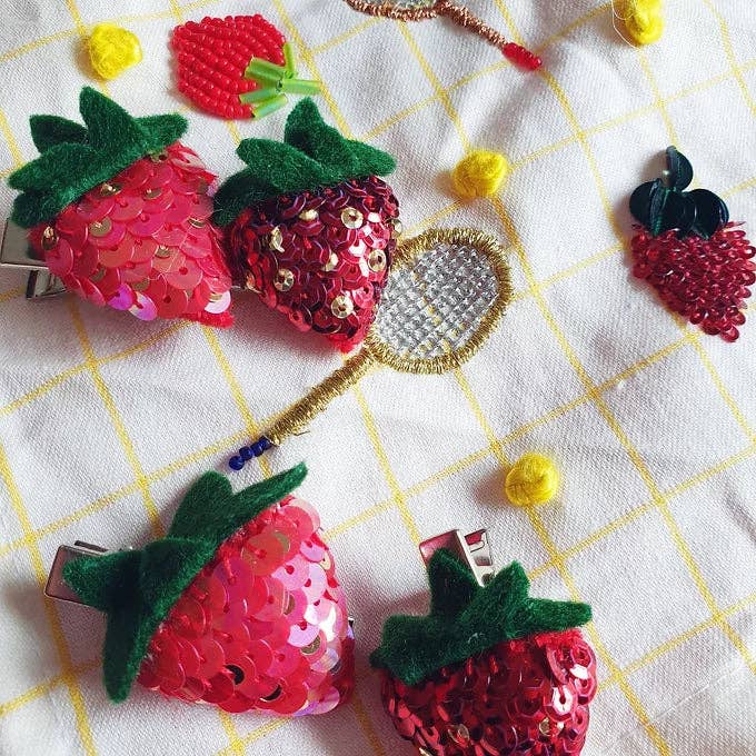 La pinza de pelo Strawberry, The Dais y Liv para venta al por mayor de Kate Gwilliam