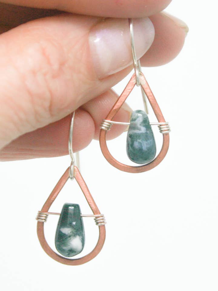 Whimsy droppe örhängen-koppar liten för wholesale av Rising Jewelry