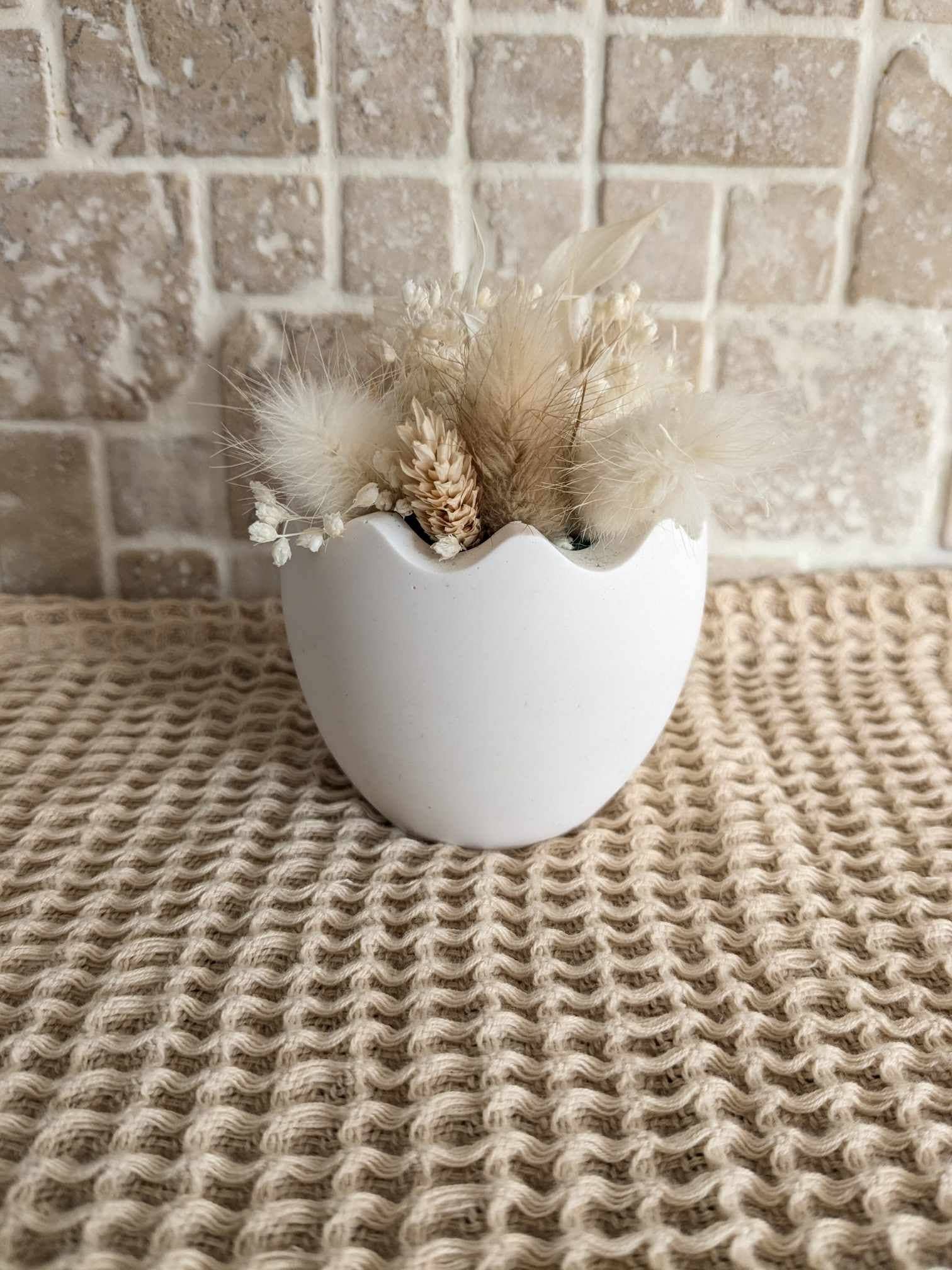 Maison Oline – Objeto de mesa decorativo por atacado – Decoração de Páscoa - casca de ovo com flores secas1